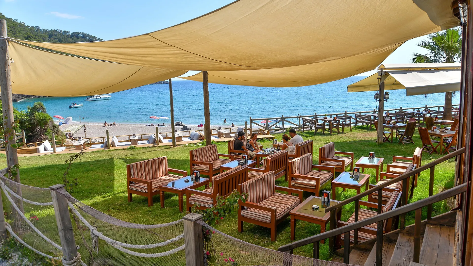 Sea Valley Lodge فندق فاراليا