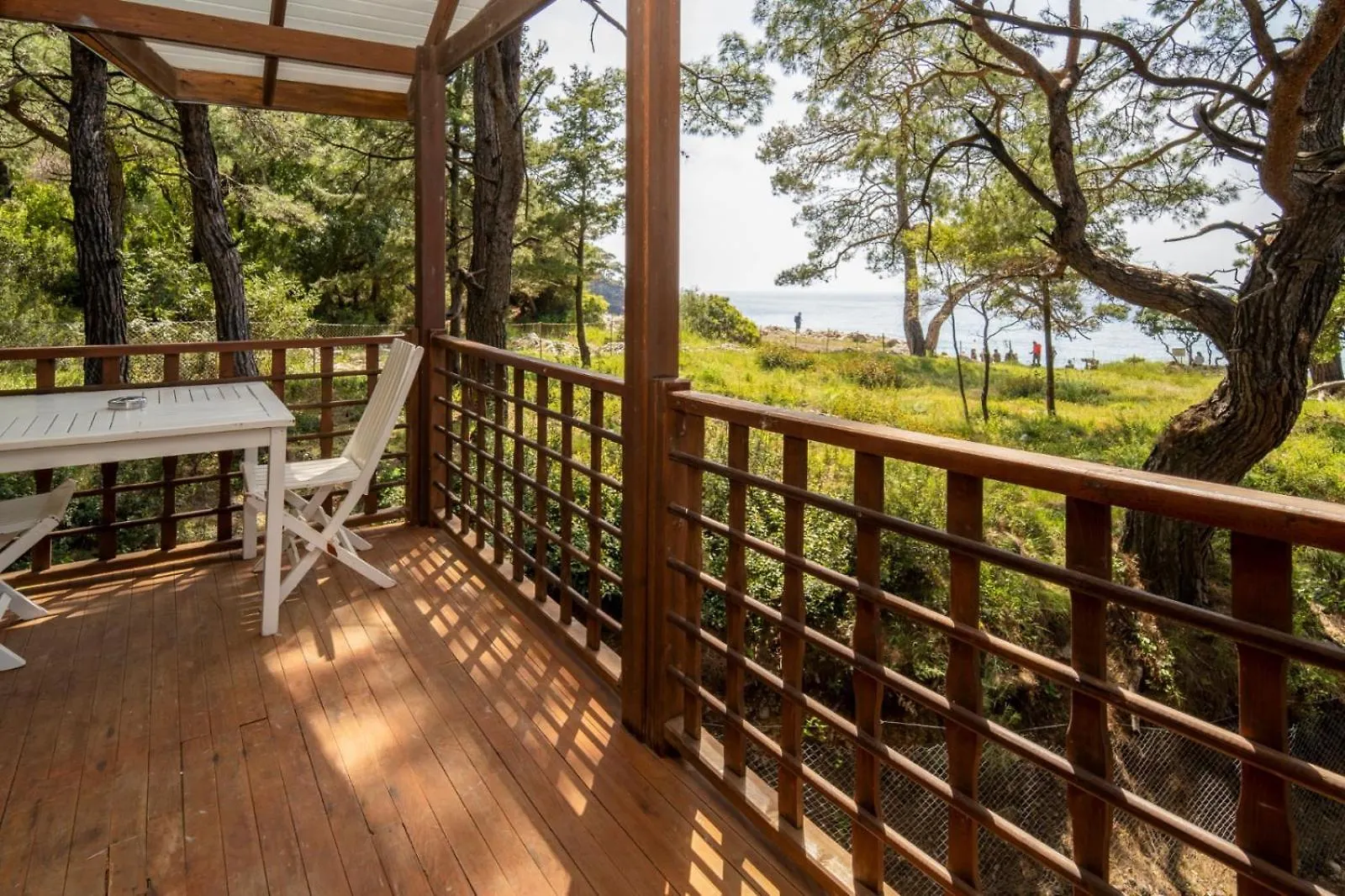 Sea Valley Lodge فندق فاراليا